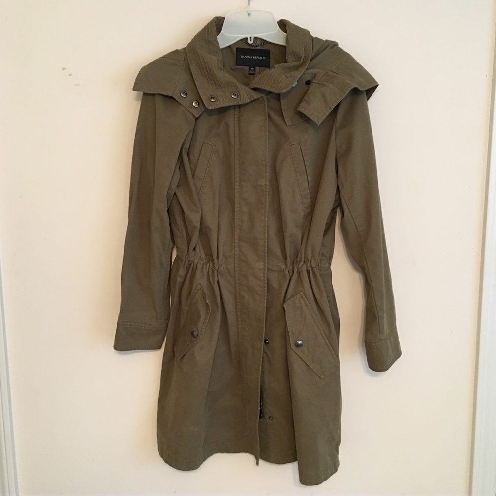 NWOT Banana Republic Trench Coat